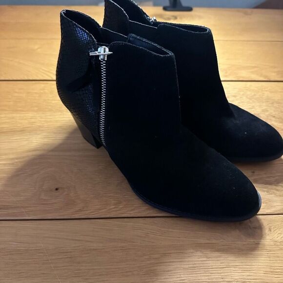 NWT Vionic Anne side zip up ankle bootie 9.5 black - Picture 1 of 8